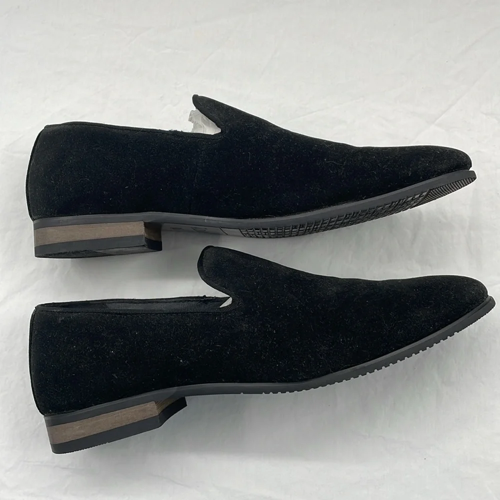 Like NEW! AZAR Black Comfortable Shoes Loafers. Men’s 6.5.